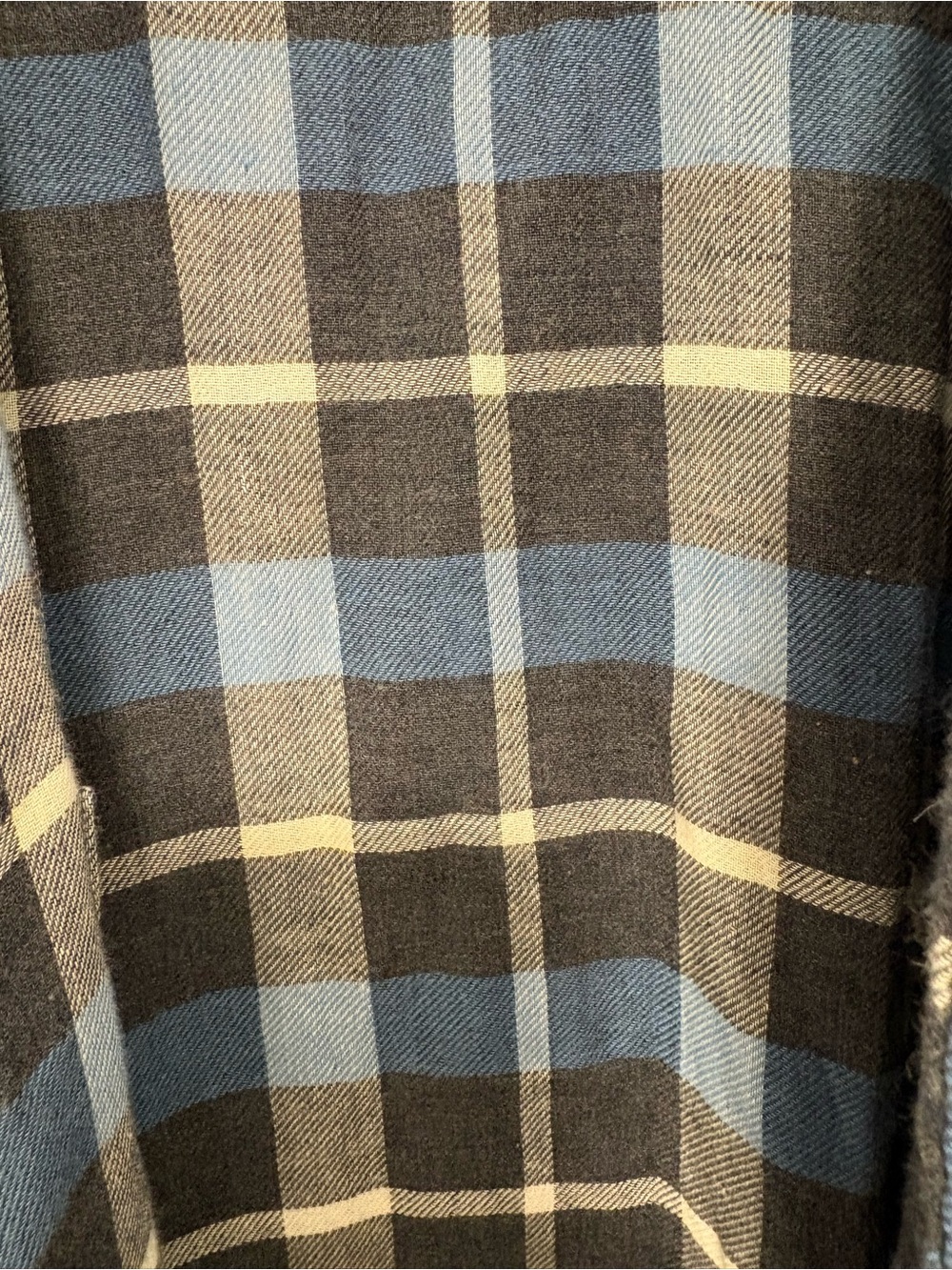 Faherty Blue and Navy Plaid flannel cotton, REVERSIBLE - Picture 3 of 4